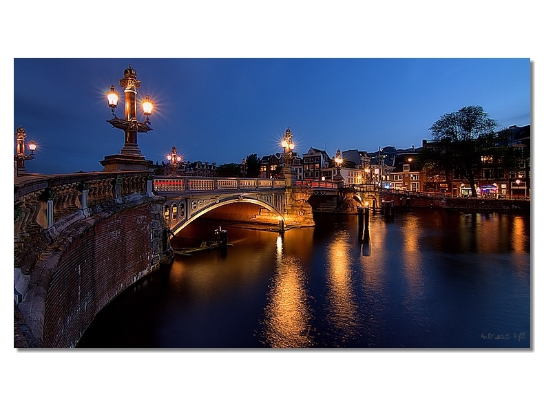 Architektur in der blaue Stunde, architecture in the blue hour